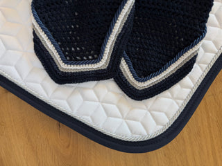 Kentucky saddle pad white with navy boarder